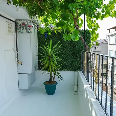 Taksim Neo Pera Aparthotel 4*