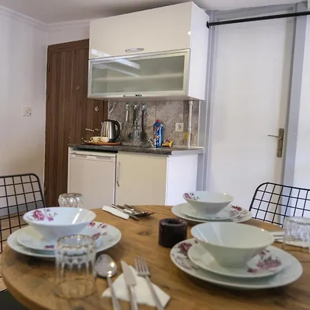 Taksim Neo Pera Aparthotel 4*