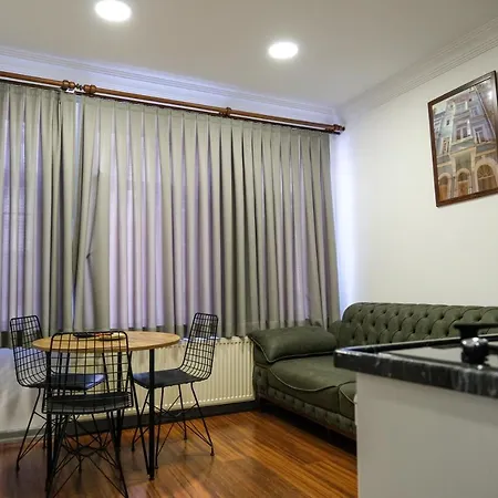 Taksim Neo Pera Aparthotel 4*